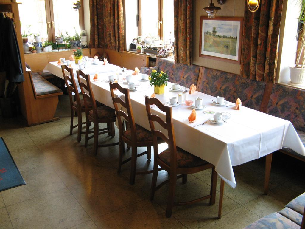 Restaurant - Pension Herrgottstal クレーグリンゲン エクステリア 写真