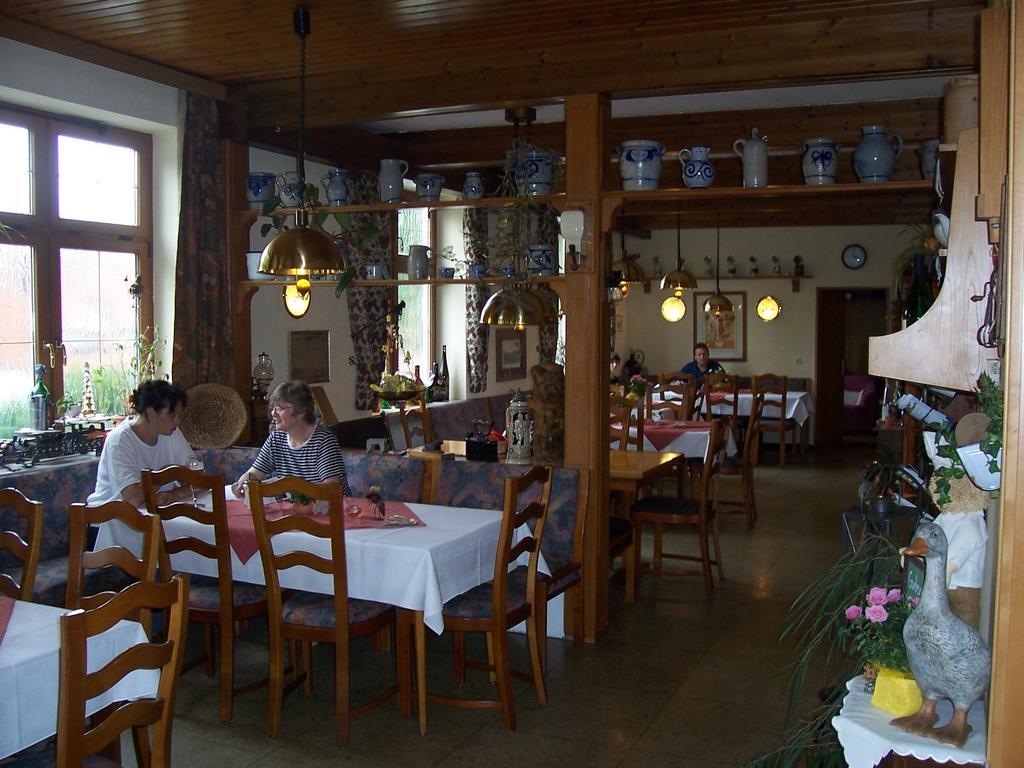 Restaurant - Pension Herrgottstal クレーグリンゲン エクステリア 写真